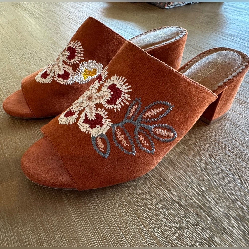 “Restricted” brand Terracotta (Rust)  Embroidered Mules. Faux suede. Wmns Size 8